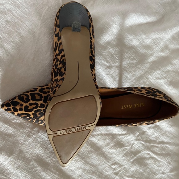 Nine West Leopard Print Heel popular shoe dresses up jeans and anything else!!!! - Picture 4 of 6